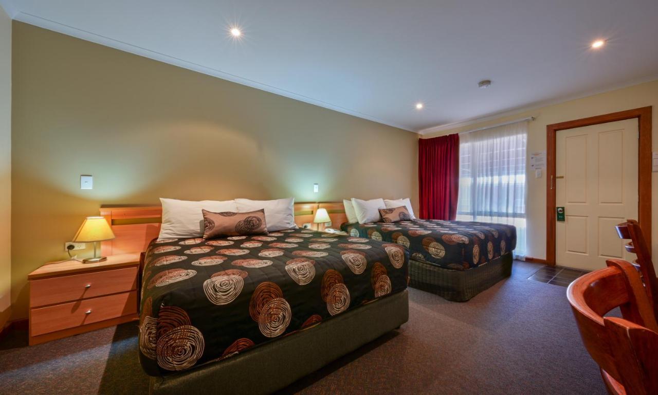 Westland Hotel Motel Уаяла Екстериор снимка