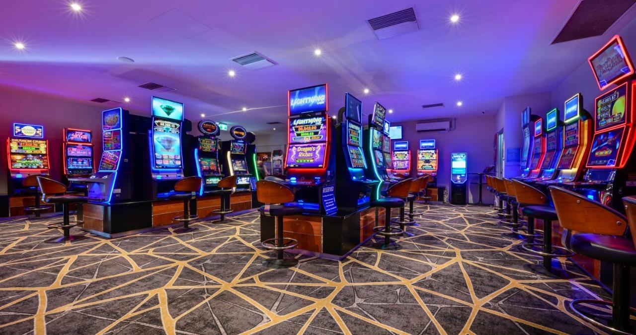 Westland Hotel Motel Уаяла Екстериор снимка
